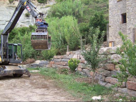 muro de piedra salvando desnivel