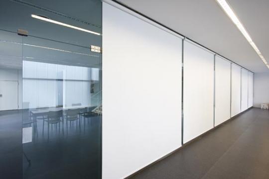 Cortinas Enrollables con Manivela