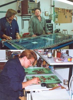Trabajando en taller, vidrieras pintura