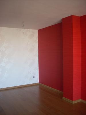 EMPAPELADO DE SALÓN, EN DOS REFERNCIAS 
