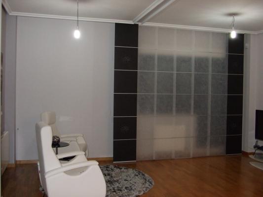 DECORADO DE ÁTICO PINTADO, COLOCACIÓN DE ESTORES JAPONESES, ALFOMBRA, ETC