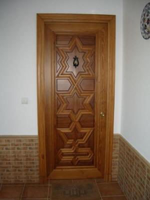 Puerta de Pino con tableros en madera de Kotibe