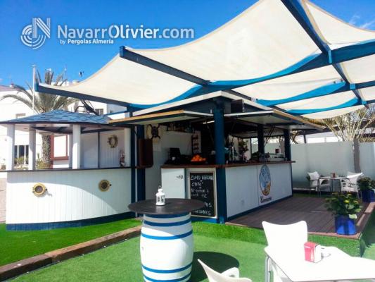 Chiringuito con terraza en Puerto deportivo