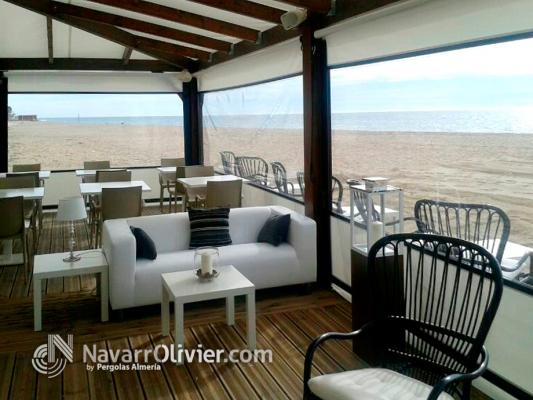 Terraza cubierta con cerramiento
