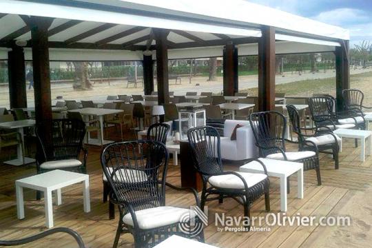 Terraza con pergola de chiringuito Aruba Beach