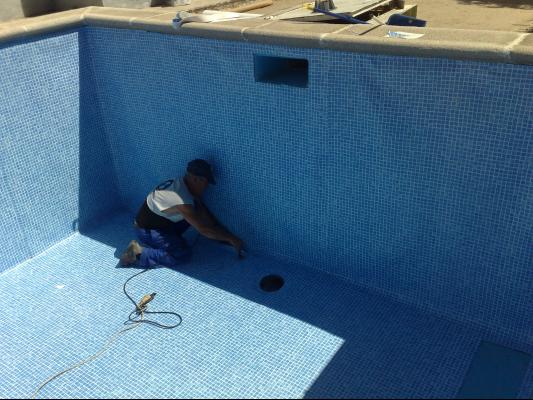 Trabajos de rehabilitacion de piscina con lamina flexible de P.V.C. 4