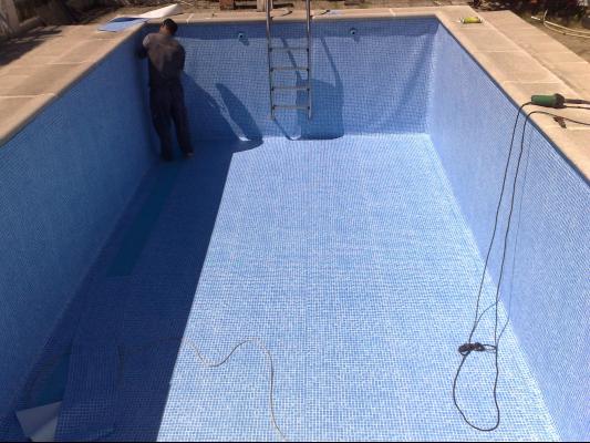 Trabajos de rehabilitacion de piscina con lamina flexible de P.V.C.