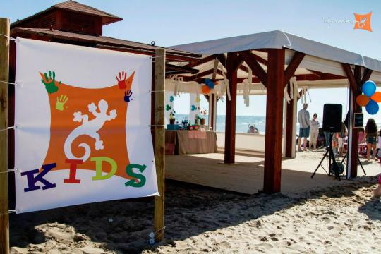 Terraza chiringuito Iguana Kids, Castelldefels