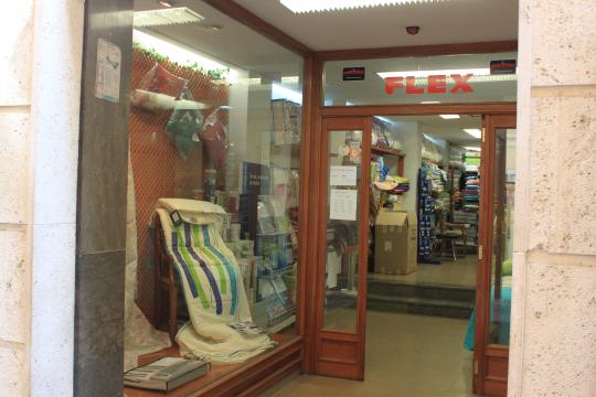 Entrada de Ropa de Cama Santamaria y escaparate