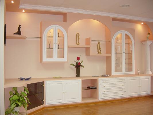 Mueble con Arcos decorativos