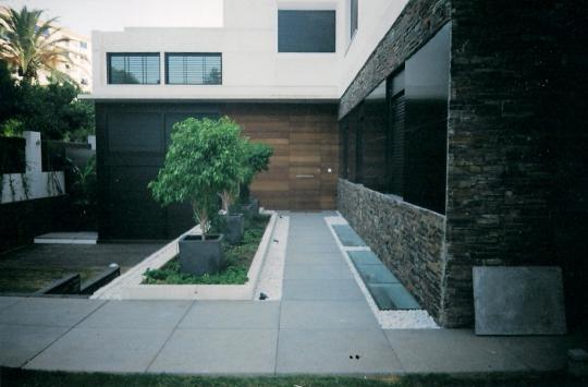 Exterior jardín vivienda