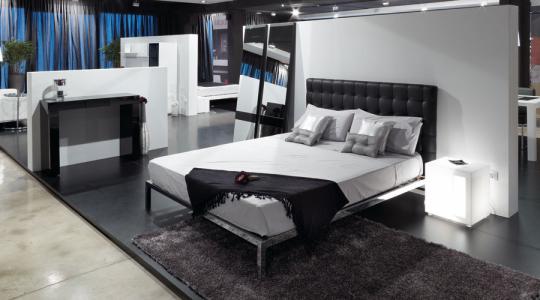 Cama con cabezal