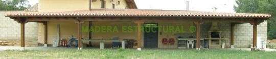 Porche de madera grande