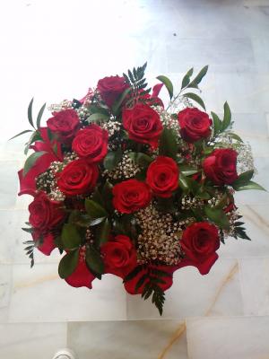 Bouquet 12 rosas rojas