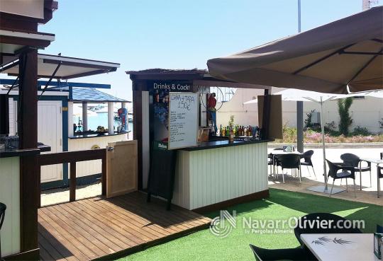 Caseta para servicio de cocteles en terraza by navarrolivier.com