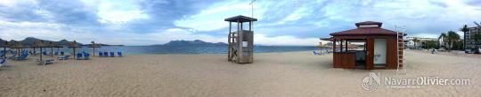 Xiringuito modular desmontable en puerto Pollenca, Mallorca. NavarrOlivier.com