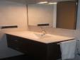 Colocar muebles de baño, conjuntos de baño, espejos y apliques en Barcelona