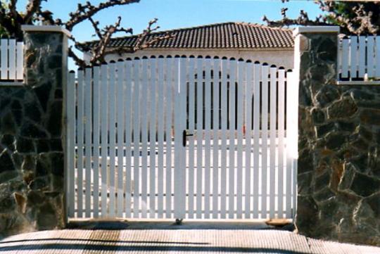 Puertas de entrada de PVC sin mantenimiento