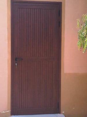 PUERTA DE PASO