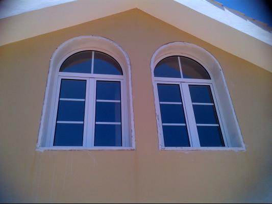 VENTANAS CON MEDIO PUNTO