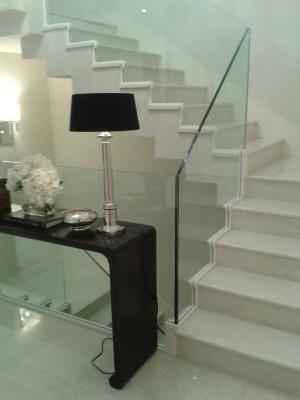 rodapies escalera