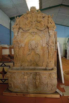 fuente en travertino