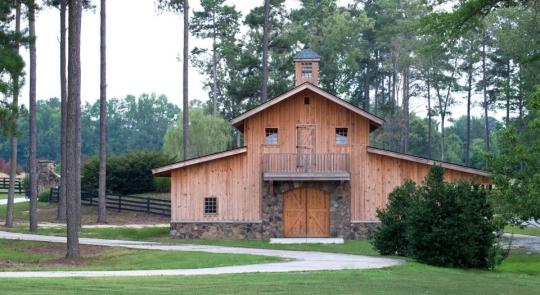 FÁBRICA de casas de madera maciza