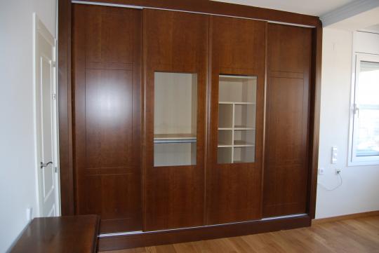 Armario de madera