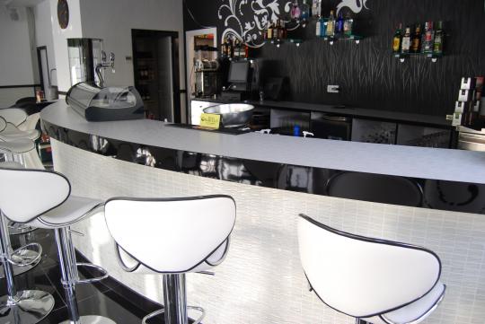 Mueble a medida para espacio comercial