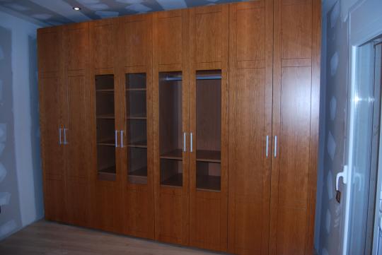 Armario de madera 