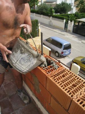 muros de termoarcilla reforzados con zunchos