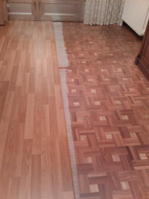 Instalamos tarima o laminado y podrás elegir entre un catálogo que llevaremos a tu propio domicilio