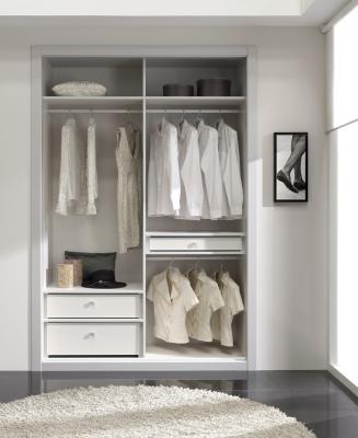 INTERIOR DE ARMARIO