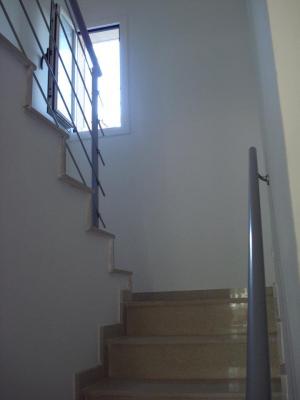 Reconstrucción escalera y barandilla