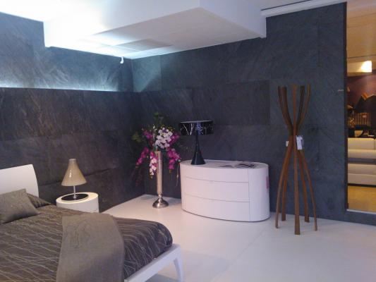 Habitacion de matrimonio con piedra natural Stoneplus.