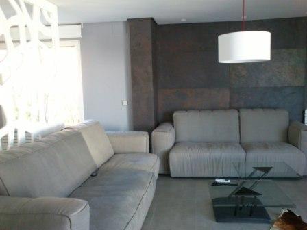 Revestimiento salon con piedra natural Stoneplus.