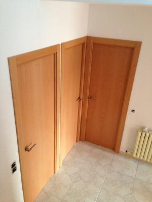 Puerta lisa maciza