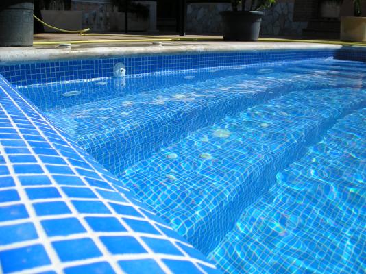 2010 Spa dentro de la piscina