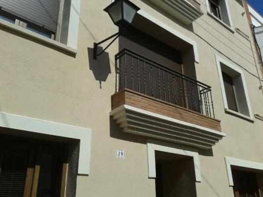 Fachada en Bellvei
