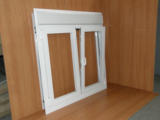 VENTANA OSCILOBATIENTE CON PERSIANA