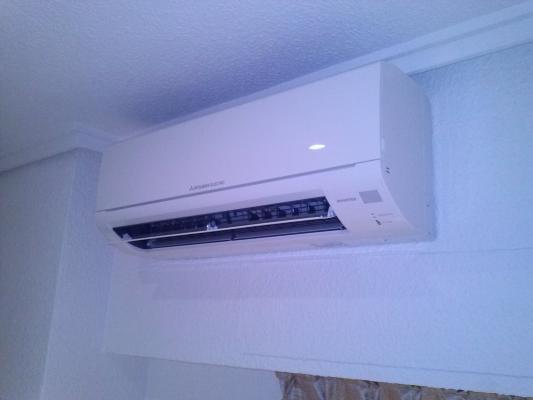 split pared MItsubishi