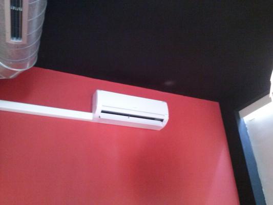 Split pared Hitachi en restaurante