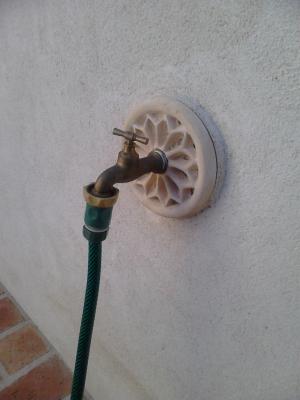 Celosías y rejillas como adorno para fuentes