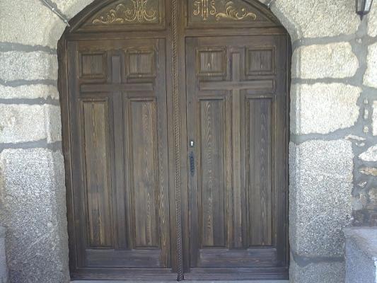 puerta de iglesia