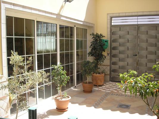 Balconera de 4 hojas, con doble acristalamiento conbarrotillo 
