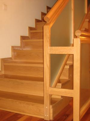 ESCALERA DE MADERA