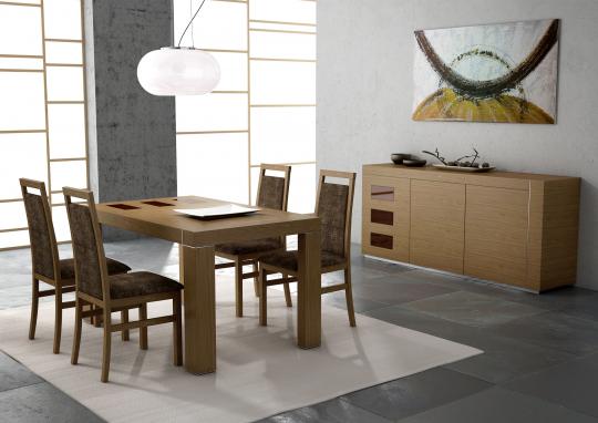 mesa de comedor de 140 x 85 cms con 4 sillas y aparador