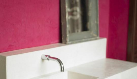 Baño con cemento pulido