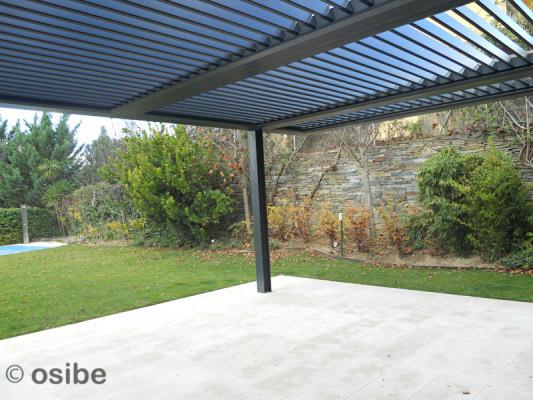 porche de lamas de aluminio orientables