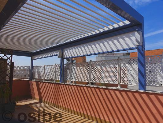 Pergola de lamas bioclimaticas con screens